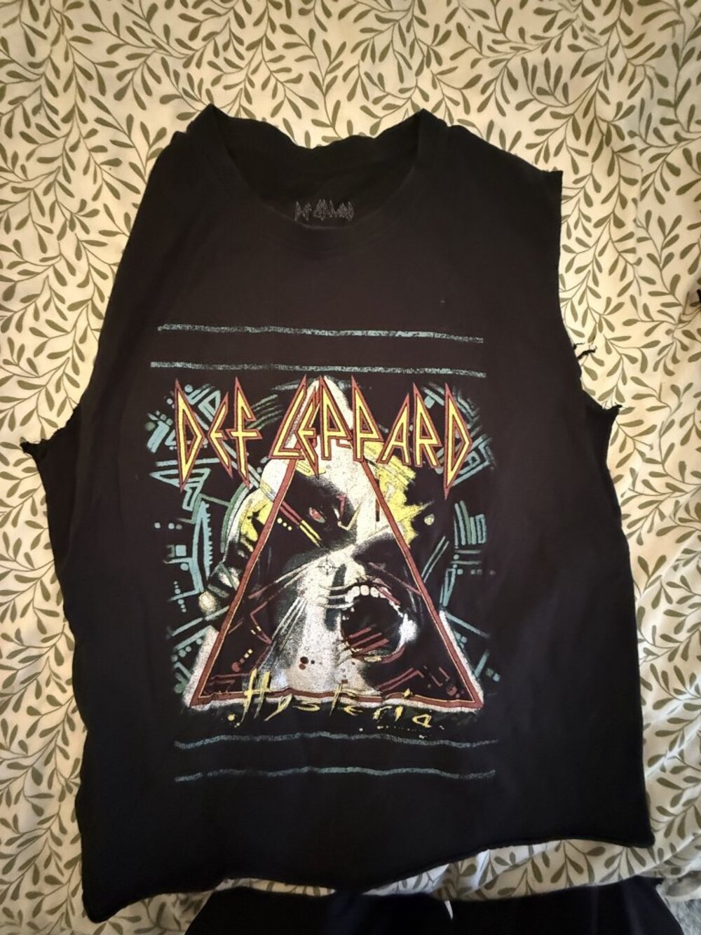 Def Leppard Black Graphic Tee — S